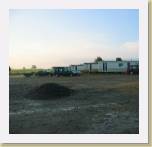 s3 * Les bungalows, le campement de base. * 800 x 774 * (134KB)